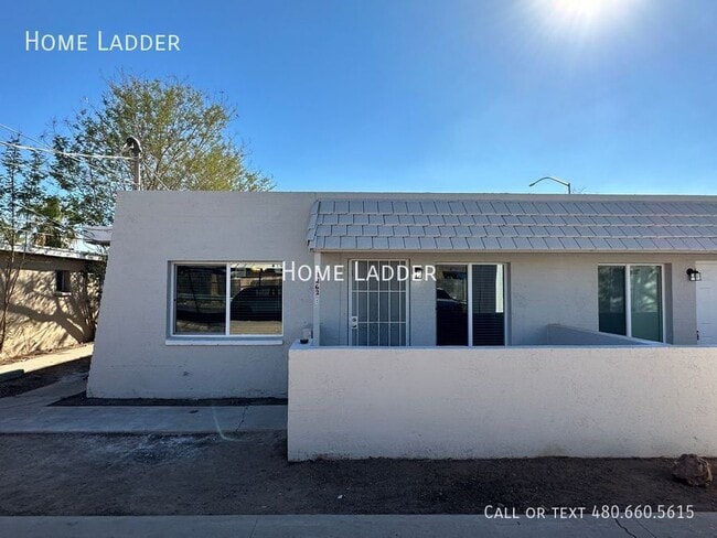 property at 2262 E Broadway Rd