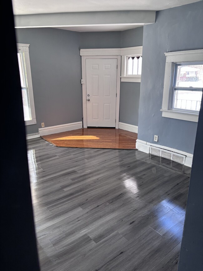 721 Sumner St, Unit 1