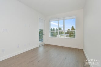 13258-13105 105 Ave in Surrey, BC - Building Photo - Building Photo