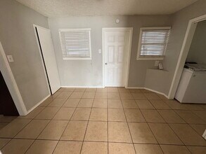 2604 44th St in Lubbock, TX - Foto de edificio - Building Photo