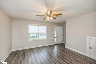 222 Emerald Park Ct in Simpsonville, SC - Building Photo - Building Photo
