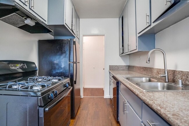 property at 537 E Hyde Park Blvd