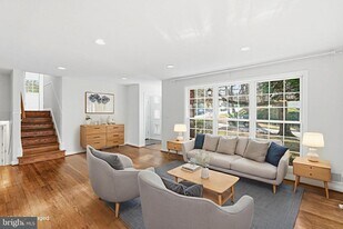 7821 Cayuga Ave in Bethesda, MD - Building Photo