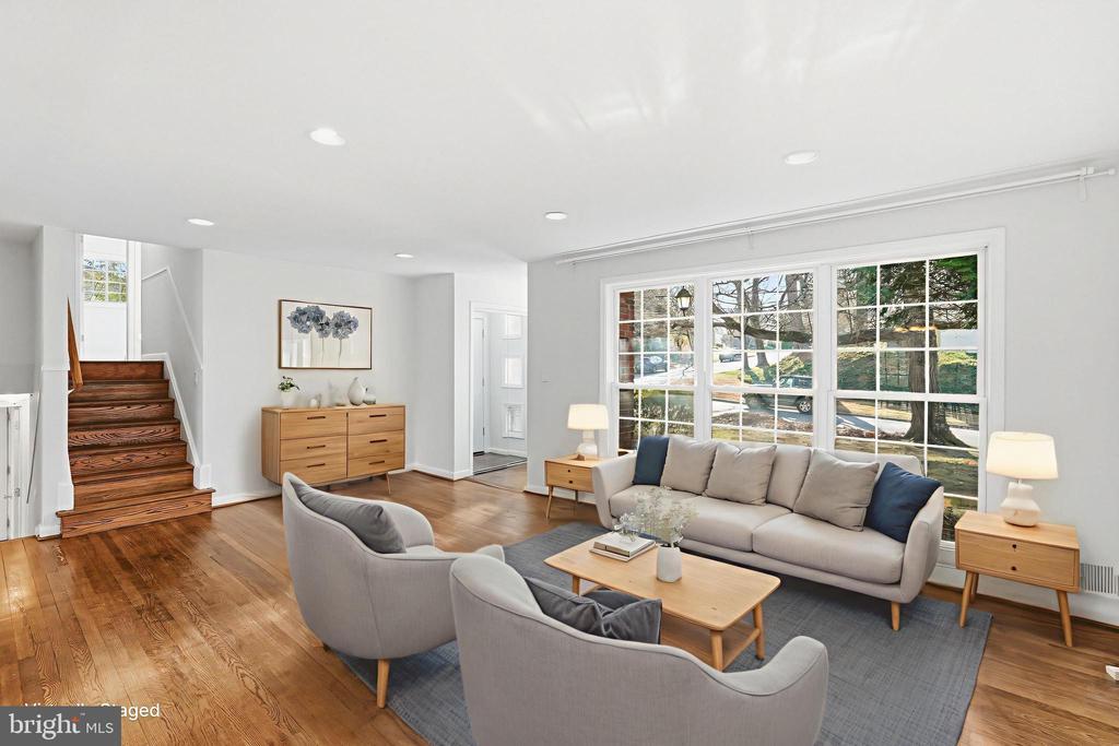 7821 Cayuga Ave in Bethesda, MD - Building Photo