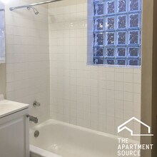 2890 N Clark St in Chicago, IL - Building Photo - Building Photo