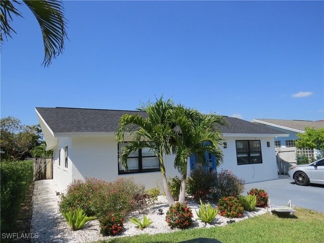 property at 717 95th Ave N