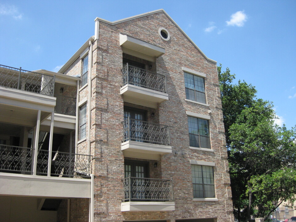 1908 San Antonio St, Unit 203 in Austin, TX - Building Photo