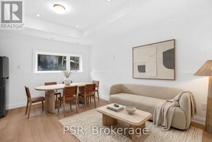 218 Aileen Ave in Toronto, ON - Building Photo