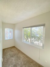 5725 Linda Vista Rd in San Diego, CA - Building Photo - Building Photo