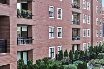 The Crescent in Clayton, MO - Building Photo - Building Photo
