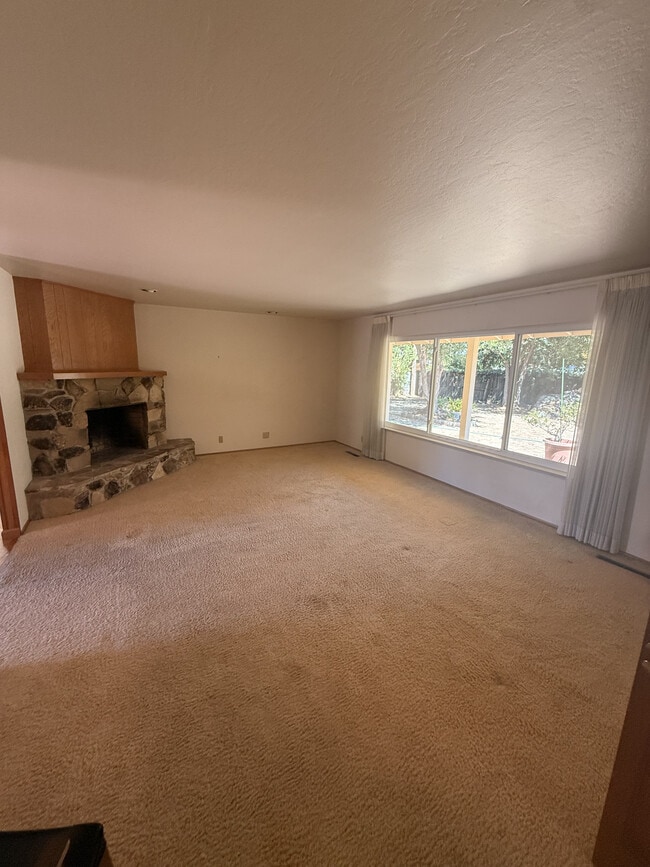 1389 Chelsea Dr in Los Altos, CA - Building Photo - Building Photo