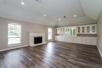 928 Victoria Dr in Richmond, TX - Building Photo - Building Photo