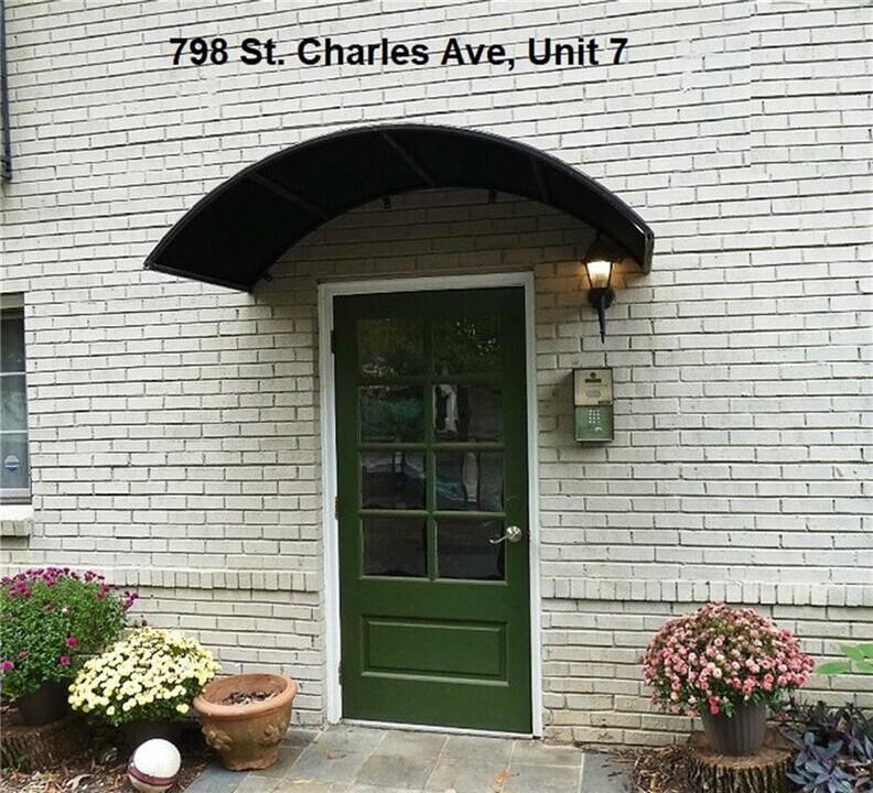798 St Charles Ave NE in Atlanta, GA - Building Photo