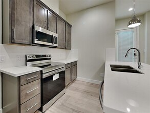 5738 Paul Quinn St in Houston, TX - Building Photo - Building Photo