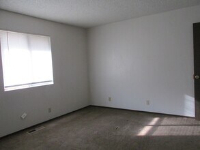 709-945-945 Lake Ave in Susanville, CA - Building Photo - Building Photo