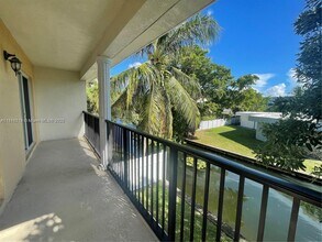 3454 NW 17th Terrace in Oakland Park, FL - Building Photo - Building Photo