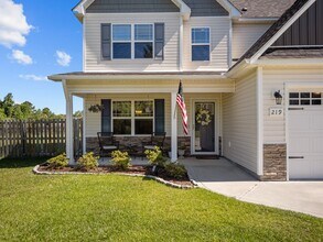 219 Breakwater Dr in Sneads Ferry, NC - Building Photo - Building Photo