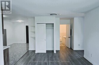 2135 Jane St in Toronto, ON - Building Photo - Building Photo