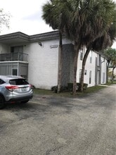 10353 N Kendall Dr, Unit BB8 in Miami, FL - Foto de edificio - Building Photo