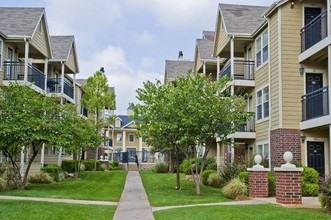 Crown Pointe in Oklahoma City, OK - Foto de edificio - Building Photo