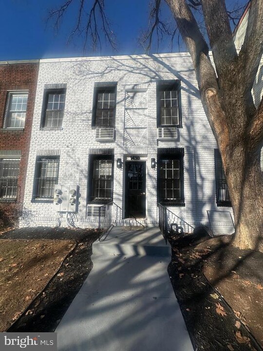 1430 A St SE in Washington, DC - Building Photo