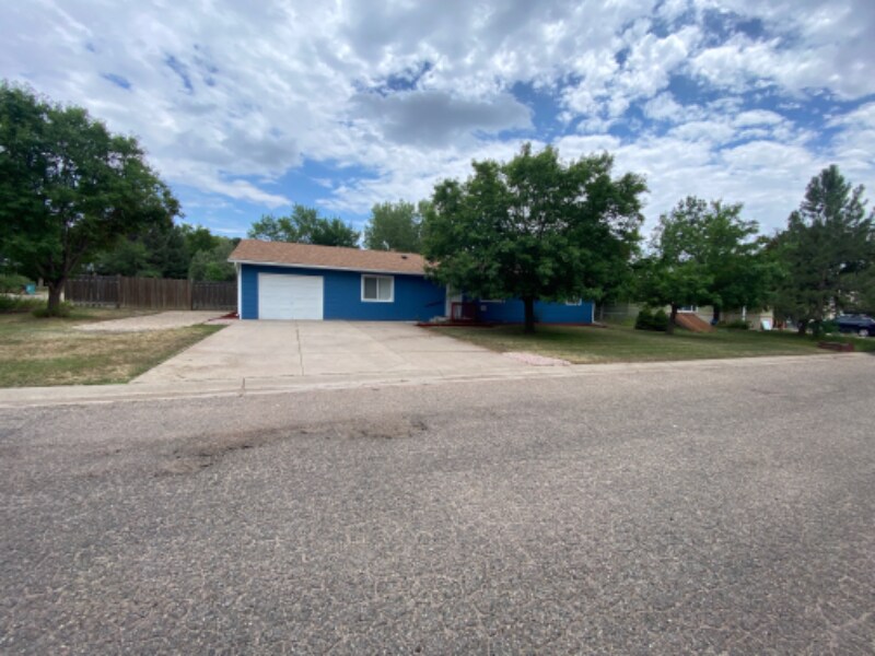 3300 Post Rd in Laporte, CO - Building Photo