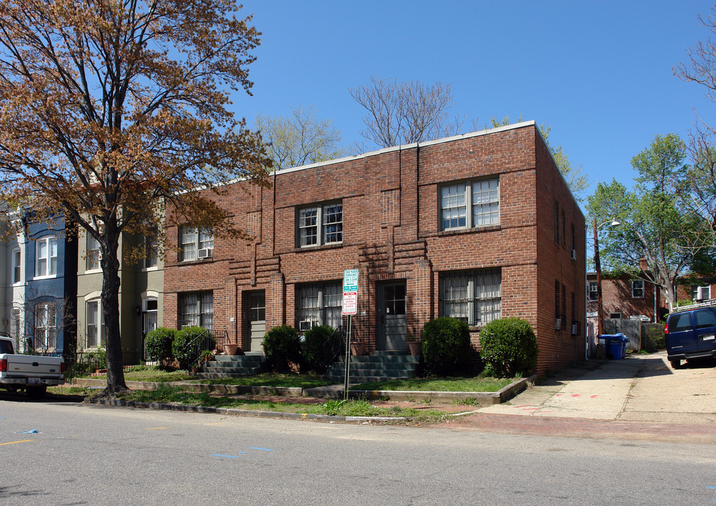 1318 C St SE in Washington, DC - Building Photo