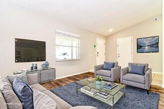 8047 Hathaway Dr, Unit AUCMWY in New Port Richey, FL - Foto de edificio - Building Photo