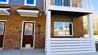 4876 Parkside Ln in Troy, MI - Building Photo