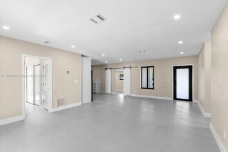 9300 Marine Dr in Cutler Bay, FL - Building Photo - Building Photo