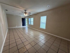 532 NW King St in Burleson, TX - Building Photo - Building Photo