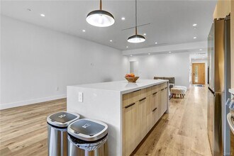 6900 Corbin Ave in Los Angeles, CA - Building Photo - Building Photo