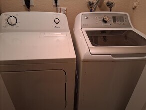 1425 SE 24th Ct in Homestead, FL - Foto de edificio - Building Photo