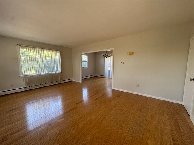 52 Hobart St in Danvers, MA - Building Photo - Building Photo