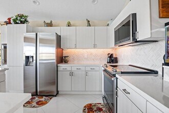 7211 Sweet Bay Ct in Boynton Beach, FL - Foto de edificio - Building Photo