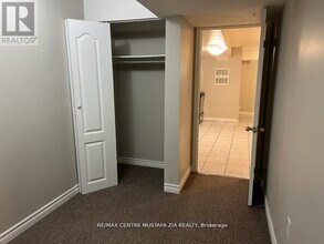 1088 Windbrook Grove in Mississauga, ON - Building Photo - Building Photo