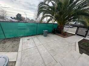 875 29th St, Unit 877 29th St Oakland CA in Oakland, CA - Building Photo - Building Photo