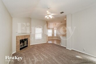 4000 Whisper Ridge in Schertz, TX - Foto de edificio - Building Photo