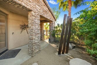 40 Shoreline Dr in Rancho Mirage, CA - Building Photo - Building Photo