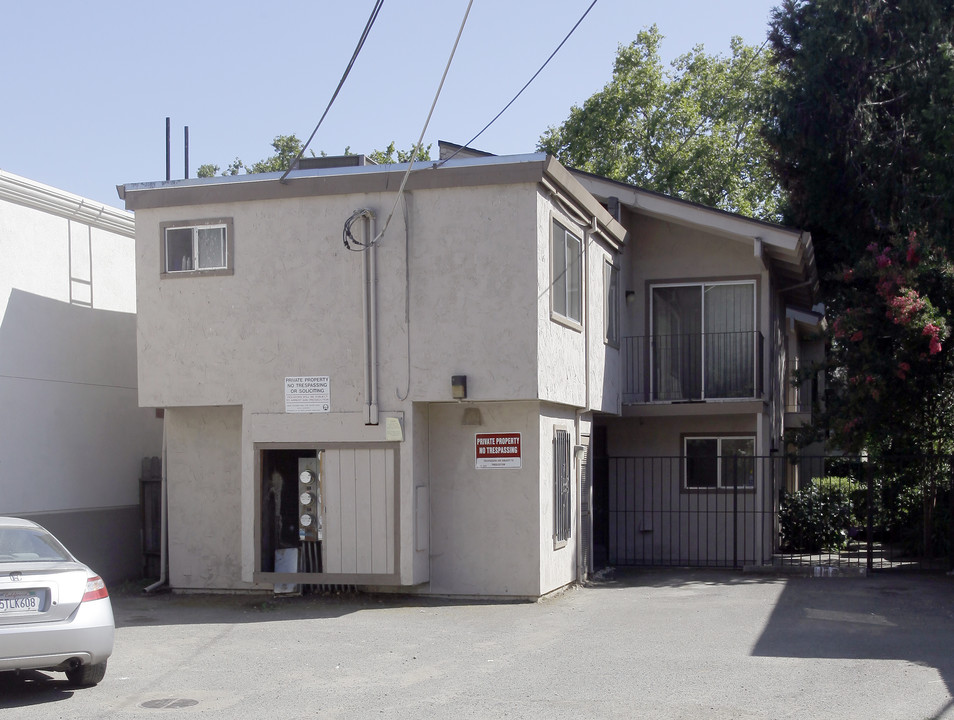 2819 E St in Sacramento, CA - Foto de edificio