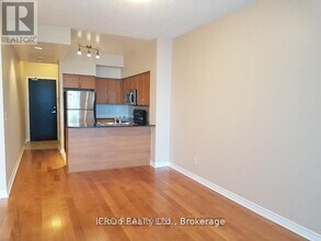 388 Prince of Wales Dr in Mississauga, ON - Building Photo - Building Photo