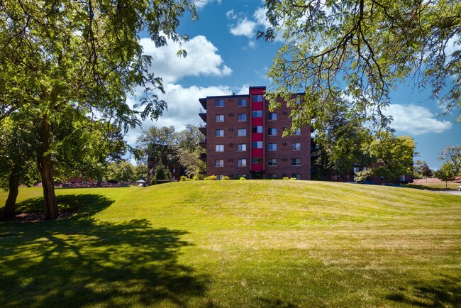 The Bennington in Bensenville, IL - Foto de edificio - Building Photo