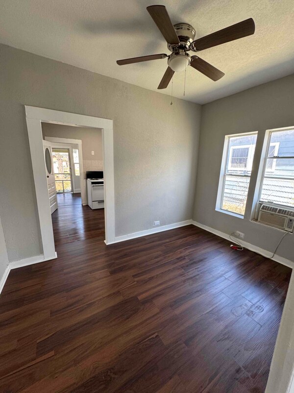 643 Arbor Pl in San Antonio, TX - Building Photo - Building Photo