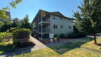 329 SW 10th St in Corvallis, OR - Building Photo