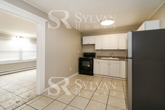 11 Return Ln in Levittown, PA - Building Photo - Building Photo