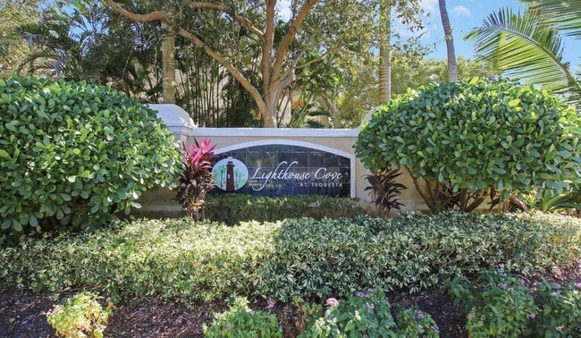 266 Village Blvd in Tequesta, FL - Building Photo - Building Photo