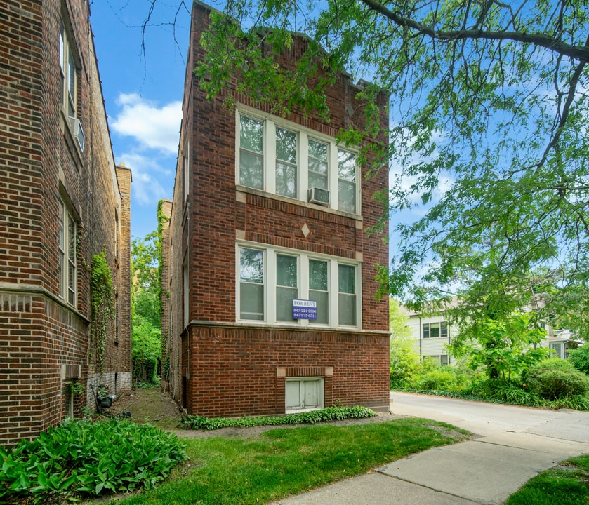 1103 Simpson St in Evanston, IL - Building Photo