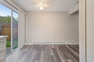 8315 SE 17th Ave in Portland, OR - Building Photo - Building Photo