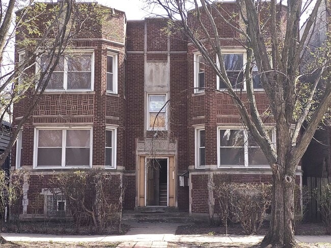 property at 2317 W Marquette Rd