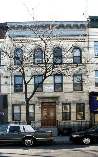 588 Seneca Ave in Ridgewood, NY - Building Photo